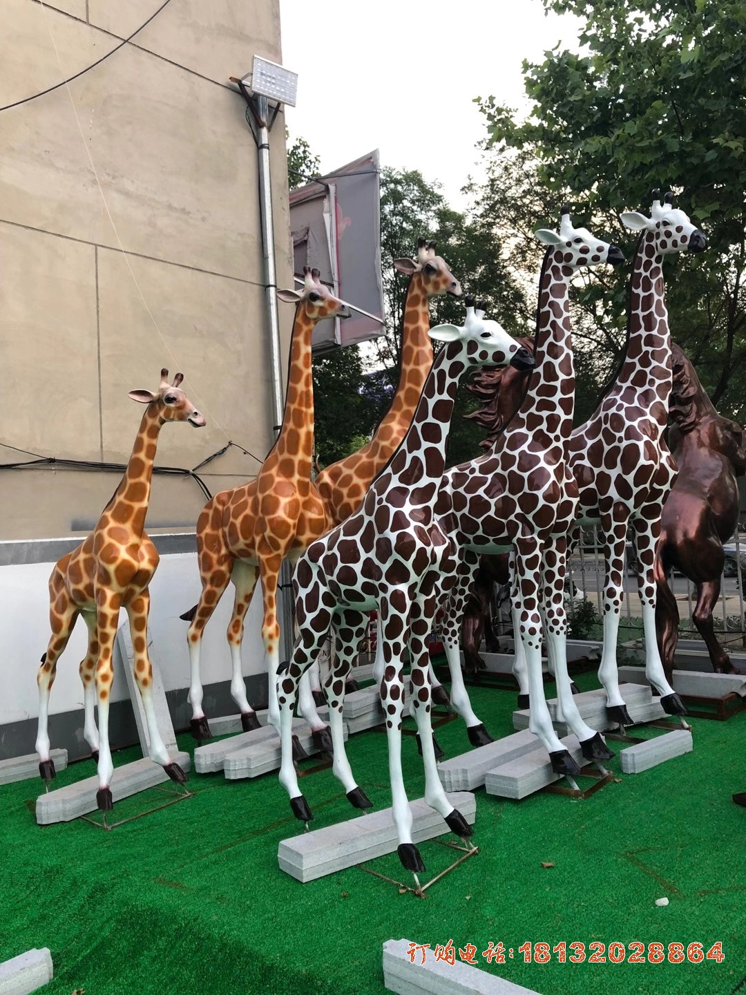 公园玻璃钢仿真长颈鹿雕塑