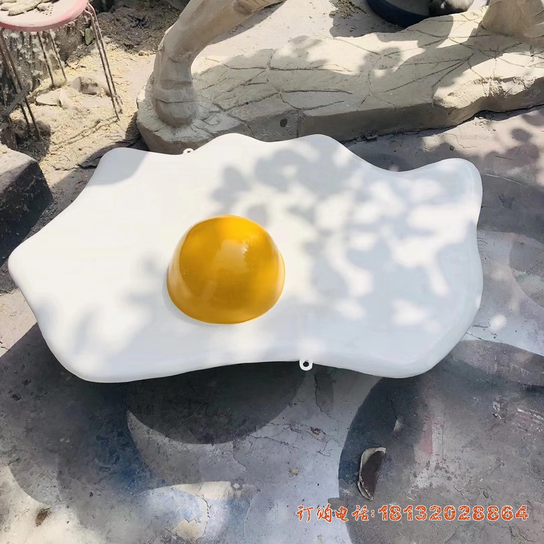 玻璃钢摊鸡蛋景观雕塑