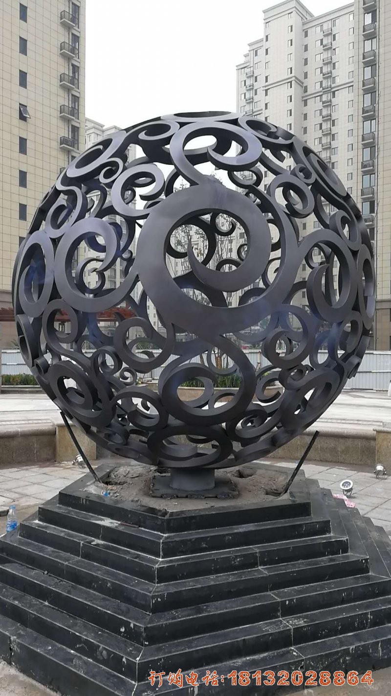 不锈钢镂空球 小区景观雕塑