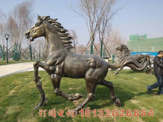 公园铜马雕塑 