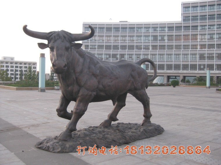 广场铜雕牛
