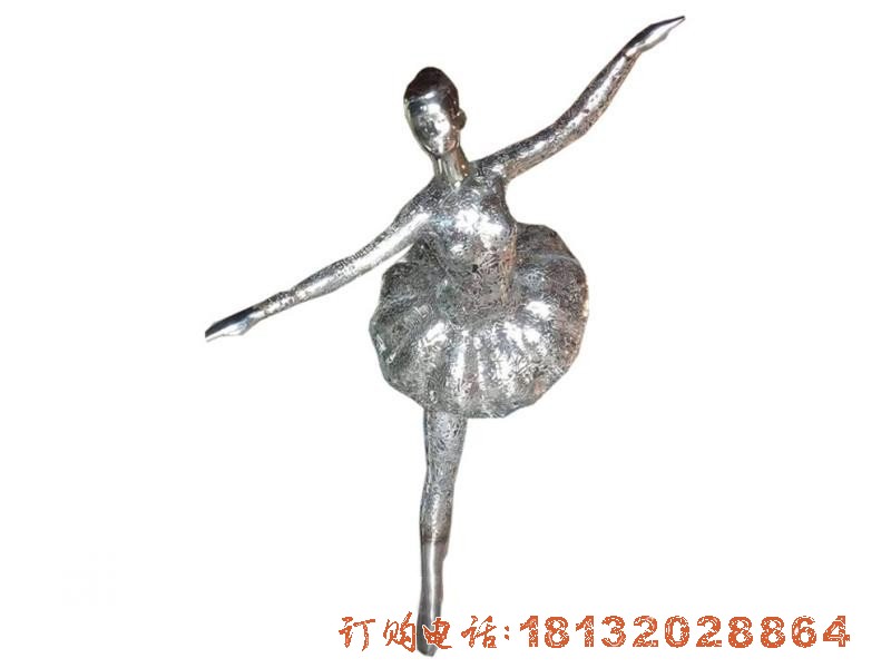 不锈钢镜面跳芭蕾舞的女孩