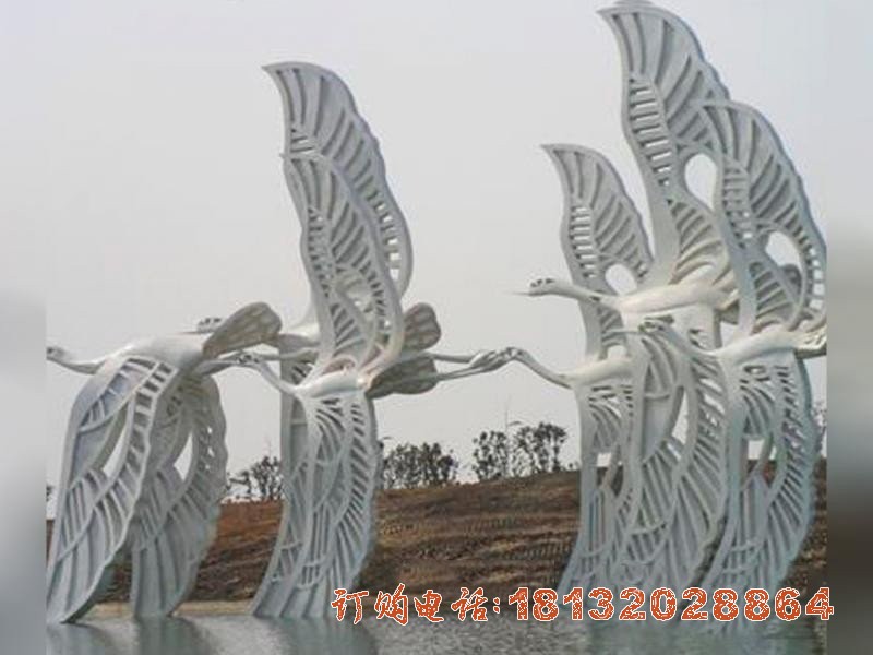 不锈钢展翅飞翔的仙鹤雕塑