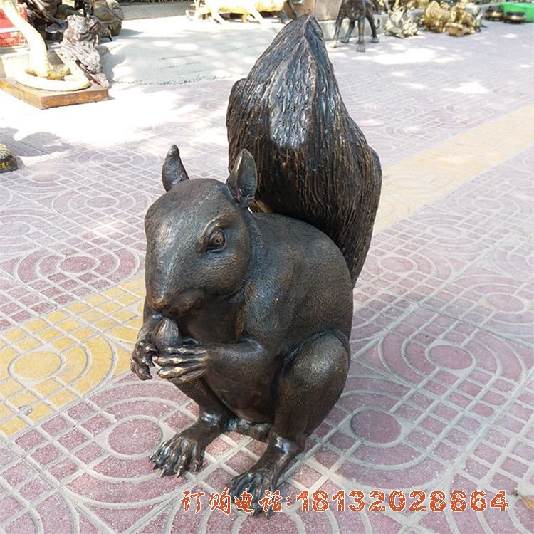 公园动物松鼠铜雕