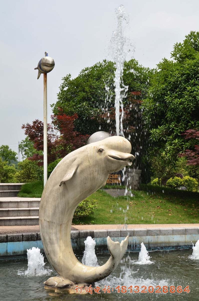 公园不锈钢喷水鲸鱼雕塑