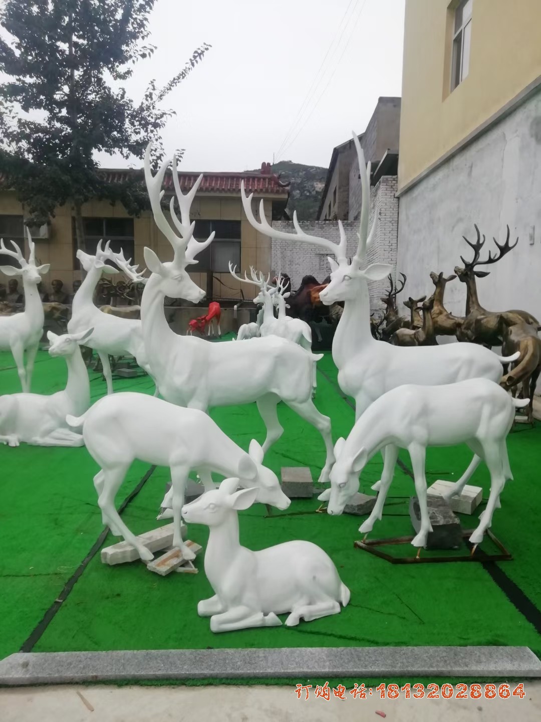 公园玻璃钢鹿动物雕塑