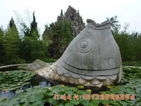 大型喷水鲤鱼石雕