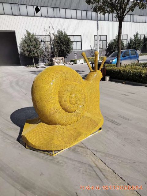 不锈钢喷漆蜗牛雕塑