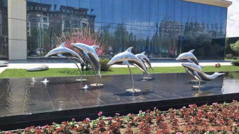 湖北麻城跳跃海豚不锈钢安装效果图